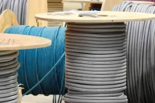 Kabel & Leitungen