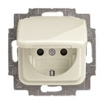 Busch-Jaeger 20 EUKB-212 Schuko-Steckdose mit Klappdeckel cremeweiß 2CKA002013A5306 