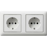 Gira 479304 SCHUKO-Steckd. 2f verdr. + Rahmen Standard 55 Reinweiß m 